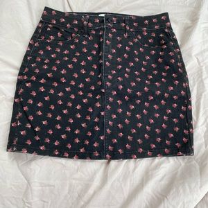 Black Denim Rose Pattern Mini Skirt